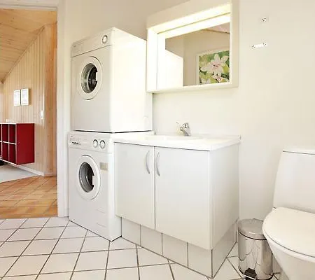 Feriehus Three-bedroom Holiday In 6 *