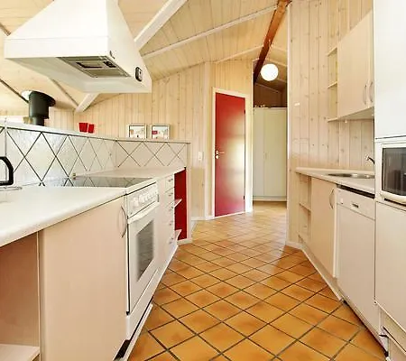 Feriehus Three-bedroom Holiday In 6