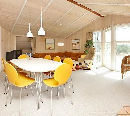 Three-bedroom Holiday In 6 Blåvand