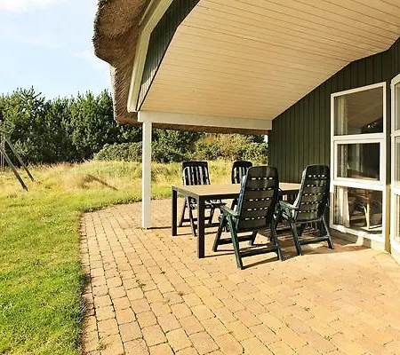 Feriehus Three-bedroom Holiday In 6