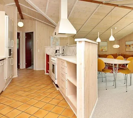 Three-bedroom Holiday In 6 Feriehus *